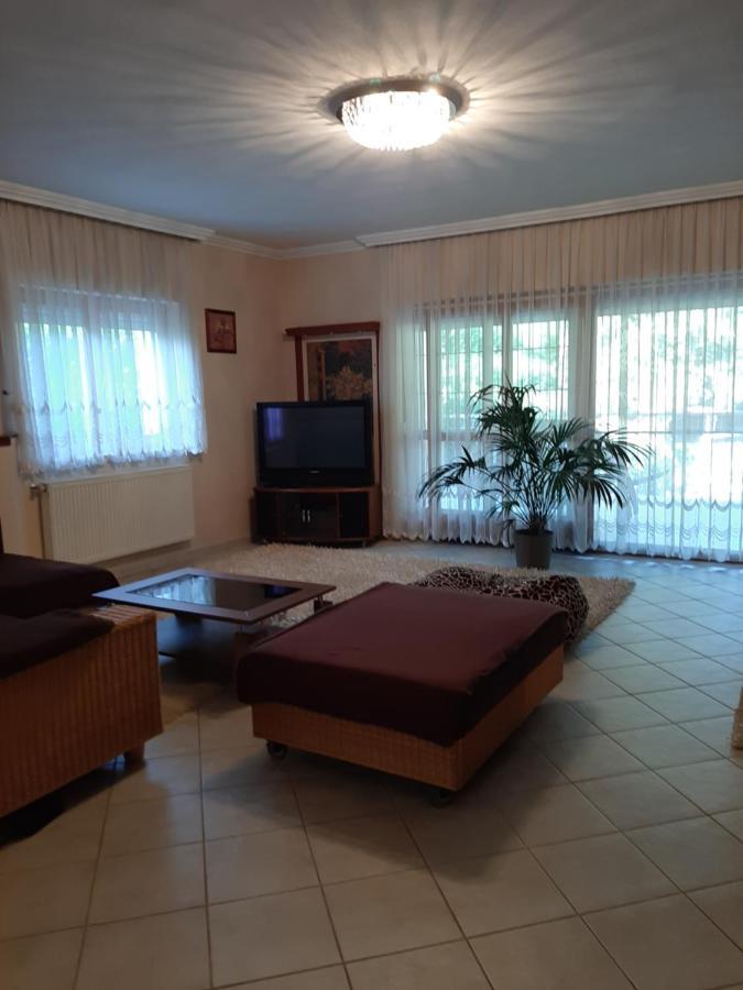 Villa Csilla Elegant House Erd Εξωτερικό φωτογραφία